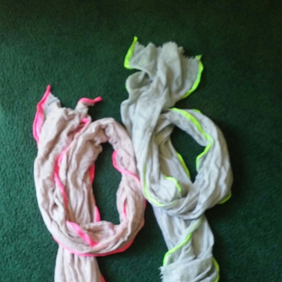 Gap Scarves (pair) - Picture 3 of 3